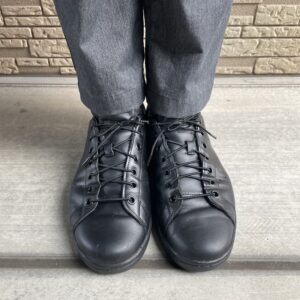 【スタンスミス黒をビジネスで】革靴の代わりのスニーカーはSTAN SMITHブラック一択！ | ちゃりメモ