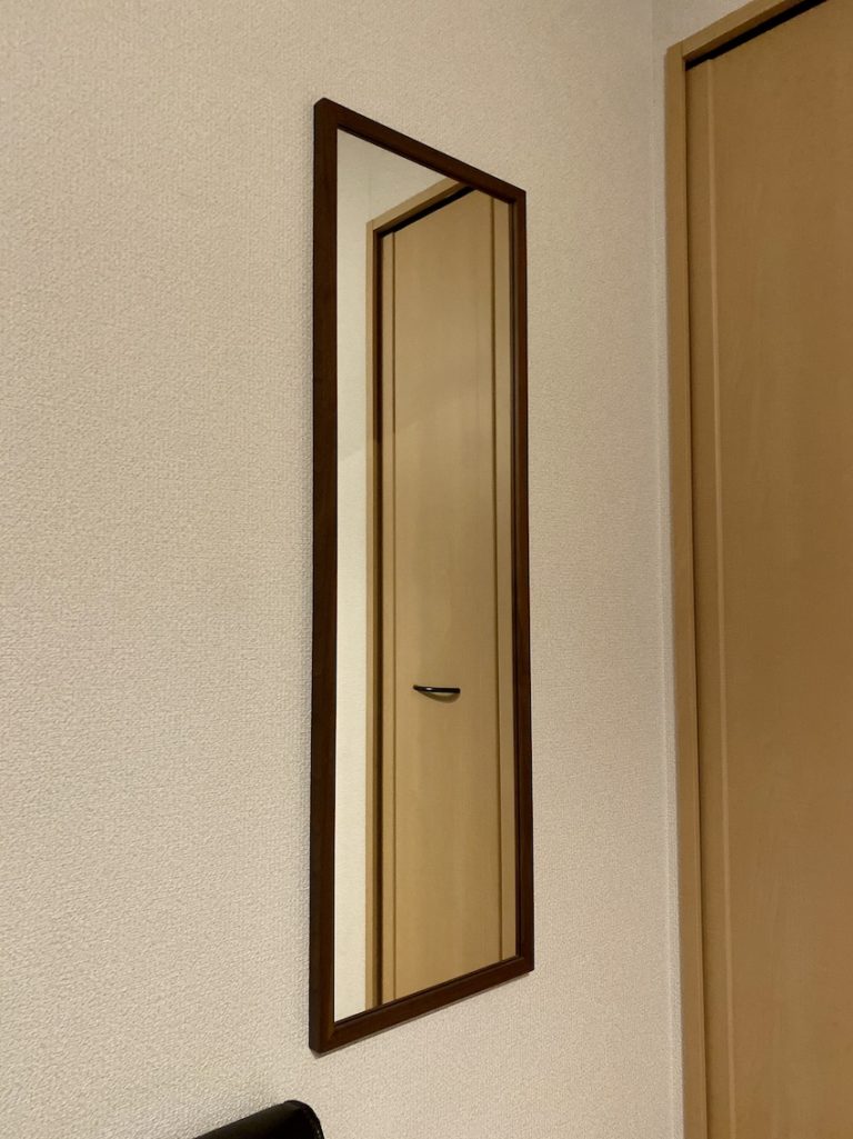 【無印の壁掛け鏡】『壁に付けられる家具・ミラー』を１年間使ってみた。賃貸や子供部屋にも◎